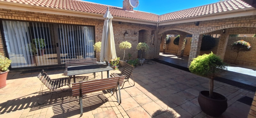 4 Bedroom Property for Sale in Hillcrest Northern Cape